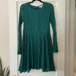 Lacy Emerald Green Long Lace Bell Sleeve Midi Dress Never Worn